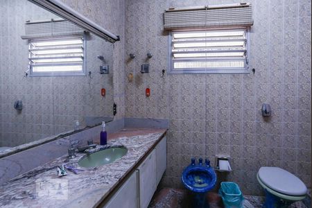 Casa para alugar com 520m², 4 quartos e 3 vagas Casa para alugar com 520m², 4 quartos e 3 vagasBanheiro Suíte 2