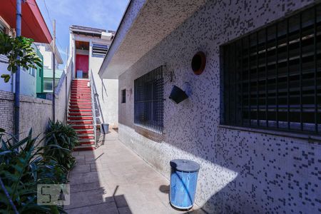 Casa para alugar com 520m², 4 quartos e 3 vagas Casa para alugar com 520m², 4 quartos e 3 vagasCorredor