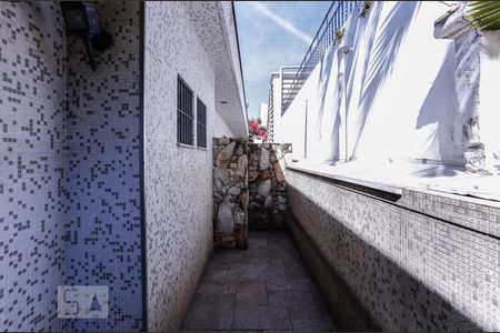 Casa para alugar com 520m², 4 quartos e 3 vagas Casa para alugar com 520m², 4 quartos e 3 vagasEntrada