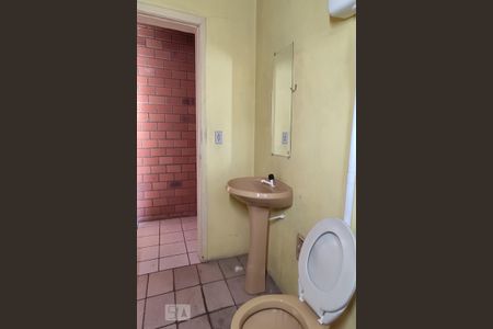 Casa para alugar com 48m², 1 quarto e 1 vaga Casa para alugar com 48m², 1 quarto e 1 vagaBanheiro