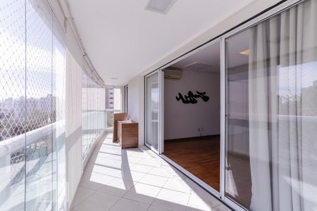 Varanda Sala de apartamento para alugar com 3 quartos, 131m² em Vila Ipojuca, São Paulo