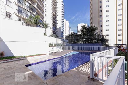 Piscina de apartamento para alugar com 3 quartos, 131m² em Vila Ipojuca, São Paulo