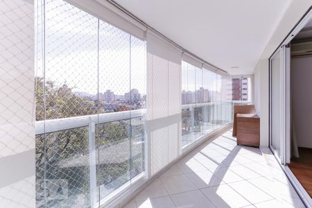Varanda Sala de apartamento para alugar com 3 quartos, 131m² em Vila Ipojuca, São Paulo