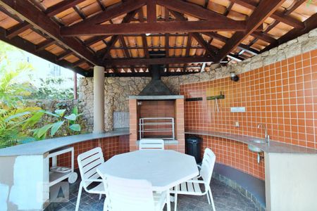 Apartamento à venda com 110m², 3 quartos e 2 vagas Apartamento à venda com 110m², 3 quartos e 2 vagasÁrea comum - Churrasqueira