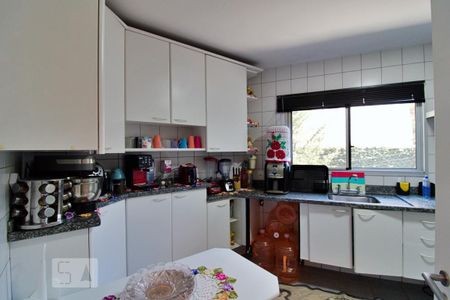 Apartamento à venda com 110m², 3 quartos e 2 vagas Apartamento à venda com 110m², 3 quartos e 2 vagasCozinha