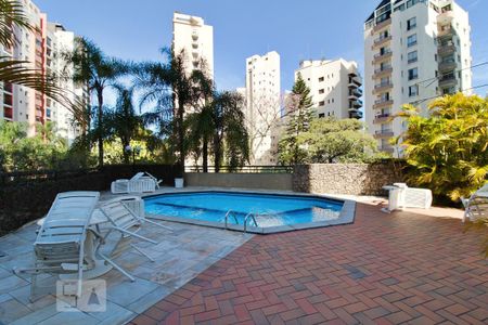 Apartamento à venda com 110m², 3 quartos e 2 vagas Apartamento à venda com 110m², 3 quartos e 2 vagasÁrea comum - Piscina