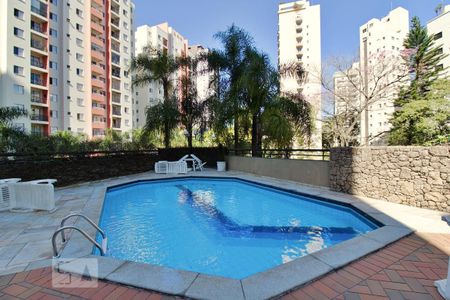 Apartamento à venda com 110m², 3 quartos e 2 vagas Apartamento à venda com 110m², 3 quartos e 2 vagasÁrea comum - Piscina