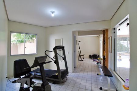 Apartamento à venda com 110m², 3 quartos e 2 vagas Apartamento à venda com 110m², 3 quartos e 2 vagasÁrea comum - Academia