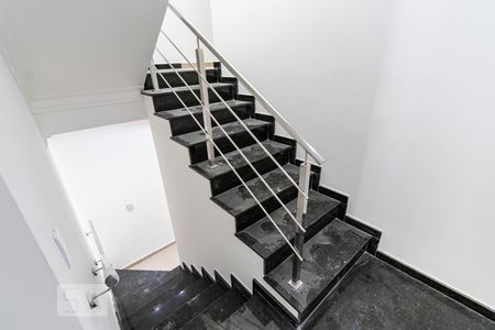 1o. Andar - Escadas de casa para alugar com 3 quartos, 128m² em Vila Nair, São Paulo