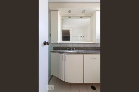 Apartamento à venda com 54m², 2 quartos e 1 vagaBanheiro da Suíte