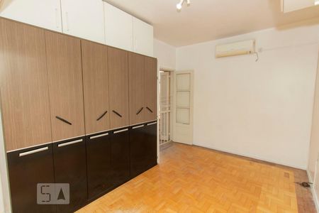 Quarto 1 de apartamento para alugar com 2 quartos, 70m² em Bom Fim, Porto Alegre