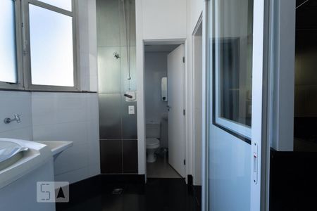 Apartamento à venda com 240m², 3 quartos e 4 vagas Apartamento à venda com 240m², 3 quartos e 4 vagasÁrea de serviço