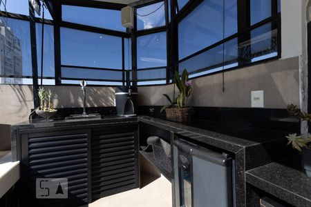 Apartamento à venda com 240m², 3 quartos e 4 vagas Apartamento à venda com 240m², 3 quartos e 4 vagasÁrea Gourmet