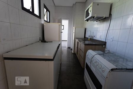 Apartamento à venda com 240m², 3 quartos e 4 vagas Apartamento à venda com 240m², 3 quartos e 4 vagasCozinha - Salão de festas