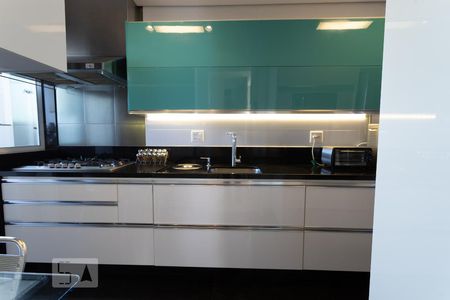 Apartamento à venda com 240m², 3 quartos e 4 vagas Apartamento à venda com 240m², 3 quartos e 4 vagasCozinha