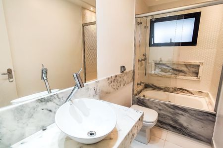 Banheiro de apartamento para alugar com 2 quartos, 160m² em Vila Andrade, São Paulo