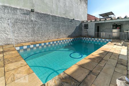 Casa para alugar com 180m², 6 quartos e 2 vagas Casa para alugar com 180m², 6 quartos e 2 vagasPiscina