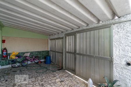 Casa para alugar com 180m², 6 quartos e 2 vagas Casa para alugar com 180m², 6 quartos e 2 vagasVaranda e garagem - Portões