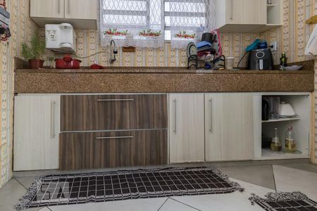 Casa para alugar com 180m², 6 quartos e 2 vagas Casa para alugar com 180m², 6 quartos e 2 vagasCozinha - Armários