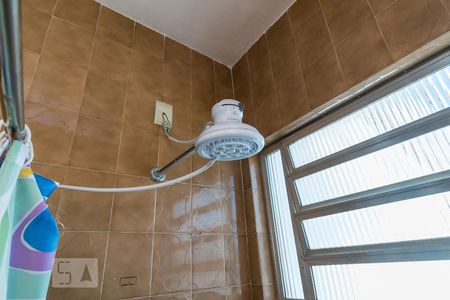 Casa para alugar com 180m², 6 quartos e 2 vagas Casa para alugar com 180m², 6 quartos e 2 vagasBanheiro da Suíte - Chuveiro elétrico