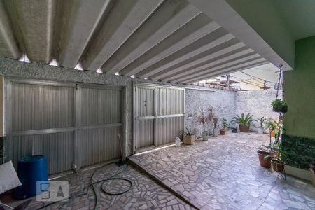 Casa para alugar com 180m², 6 quartos e 2 vagas Casa para alugar com 180m², 6 quartos e 2 vagasVaranda e garagem