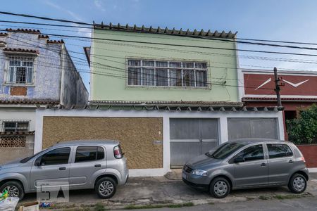 Casa para alugar com 180m², 6 quartos e 2 vagas Casa para alugar com 180m², 6 quartos e 2 vagasFachada
