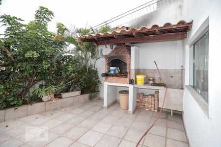 Casa à venda com 220m², 3 quartos e 5 vagas Casa à venda com 220m², 3 quartos e 5 vagasChurrasqueira