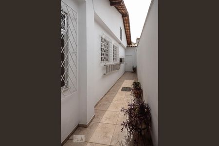 Casa à venda com 220m², 3 quartos e 5 vagas Casa à venda com 220m², 3 quartos e 5 vagasCorredor Lateral