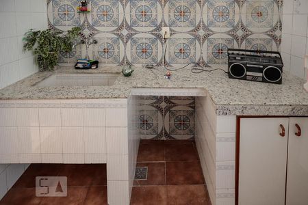 Casa à venda com 220m², 3 quartos e 5 vagas Casa à venda com 220m², 3 quartos e 5 vagasVaranda Fundos