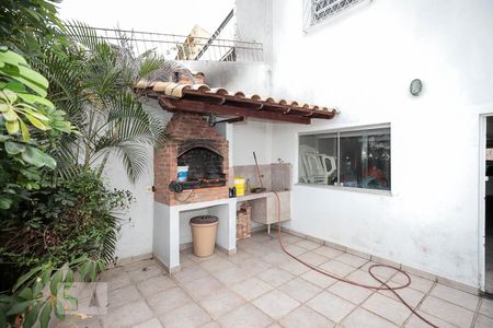 Casa à venda com 220m², 3 quartos e 5 vagas Casa à venda com 220m², 3 quartos e 5 vagasChurrasqueira