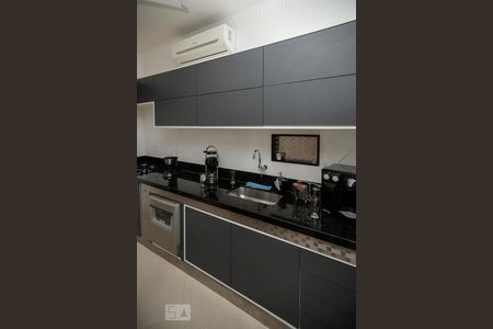 Casa à venda com 220m², 3 quartos e 5 vagas Casa à venda com 220m², 3 quartos e 5 vagasCozinha