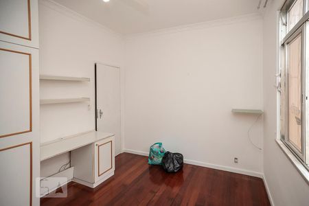 Casa à venda com 220m², 3 quartos e 5 vagas Casa à venda com 220m², 3 quartos e 5 vagasQuarto 2