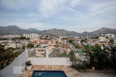 Casa à venda com 220m², 3 quartos e 5 vagas Casa à venda com 220m², 3 quartos e 5 vagasVista Varanda Fundos