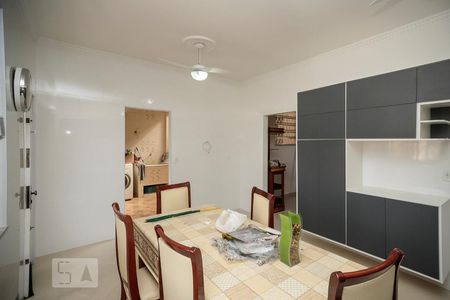 Casa à venda com 220m², 3 quartos e 5 vagas Casa à venda com 220m², 3 quartos e 5 vagasCozinha