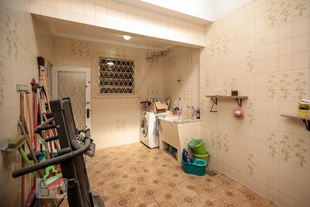 Casa à venda com 220m², 3 quartos e 5 vagas Casa à venda com 220m², 3 quartos e 5 vagasÁrea de Serviço