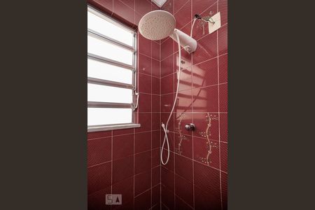 Casa à venda com 220m², 3 quartos e 5 vagas Casa à venda com 220m², 3 quartos e 5 vagasBanheiro Suíte