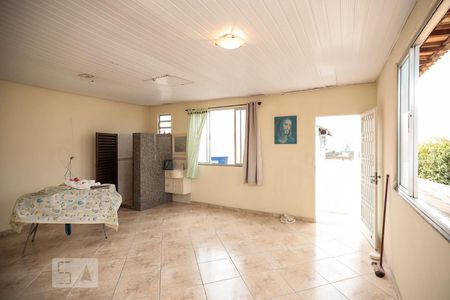 Casa à venda com 220m², 3 quartos e 5 vagas Casa à venda com 220m², 3 quartos e 5 vagasQuarto 3