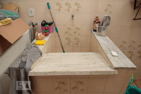 Casa à venda com 220m², 3 quartos e 5 vagas Casa à venda com 220m², 3 quartos e 5 vagasÁrea de Serviço