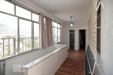 Casa à venda com 220m², 3 quartos e 5 vagas Casa à venda com 220m², 3 quartos e 5 vagasVaranda Fundos