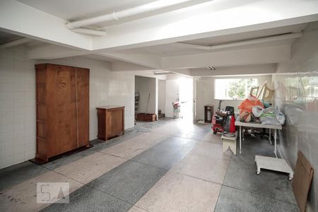 Casa à venda com 220m², 3 quartos e 5 vagas Casa à venda com 220m², 3 quartos e 5 vagasGaragem