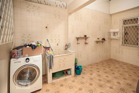 Casa à venda com 220m², 3 quartos e 5 vagas Casa à venda com 220m², 3 quartos e 5 vagasÁrea de Serviço