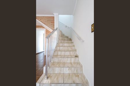 Escadas Quartos de casa à venda com 3 quartos, 370m² em Vila Isolina Mazzei, São Paulo