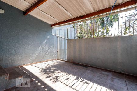 Quintal de casa à venda com 3 quartos, 370m² em Vila Isolina Mazzei, São Paulo