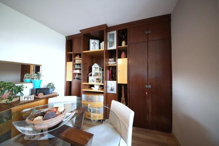 Apartamento à venda com 85m², 2 quartos e 1 vagaSala - Corredor Porta Fechada
