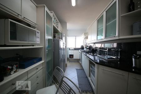 Apartamento à venda com 85m², 2 quartos e 1 vagaCozinha