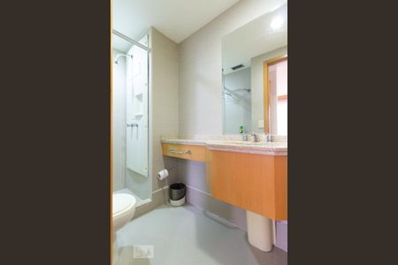 Banheiro de kitnet/studio à venda com 1 quarto, 28m² em Jardim Paulista, São Paulo