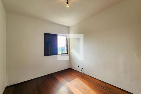 Apartamento à venda com 110m², 3 quartos e 2 vagasQuarto 2