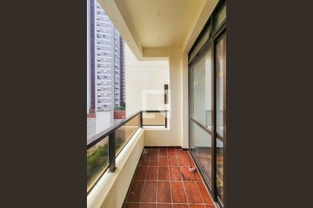 Apartamento à venda com 110m², 3 quartos e 2 vagasVaranda