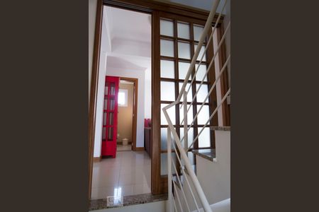 Casa à venda com 180m², 3 quartos e 3 vagasEscada