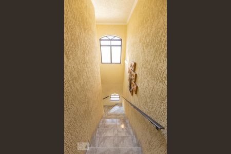 Casa para alugar com 211m², 3 quartos e 5 vagas Casa para alugar com 211m², 3 quartos e 5 vagasEscada